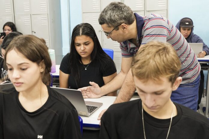 inscrições para 10 mil vagas do programa BEEM