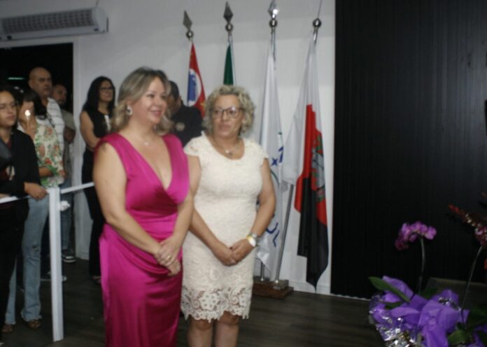 Eida Azevedo e Vice-Prefeita Érica Franquini recebem Medalha Laurita Ortega Mari na Câmara Municipal de Taboão da Serra