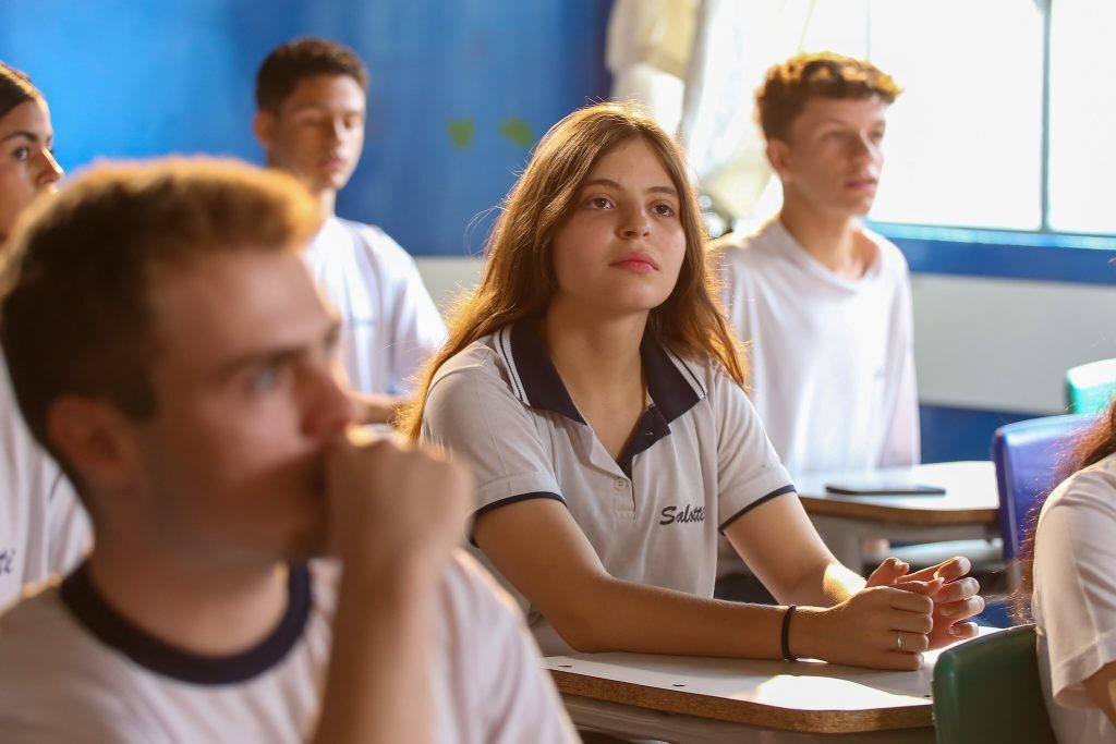 Alunos selecionados vão atuar em empresas parceiras