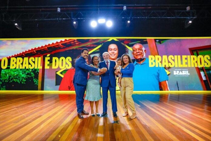 Evento em Brasília com a participação do presidente Lula mostra trajetórias de pessoas impactadas por programas retomados e criados pelo Governo Federal desde 2023