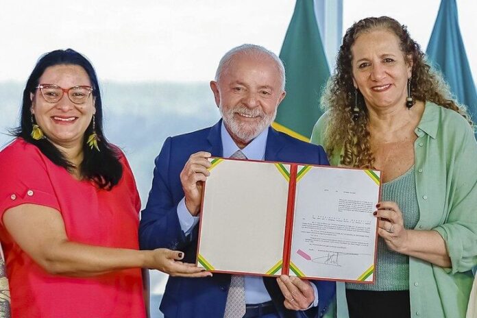 juliana Cardoso com lula em DF