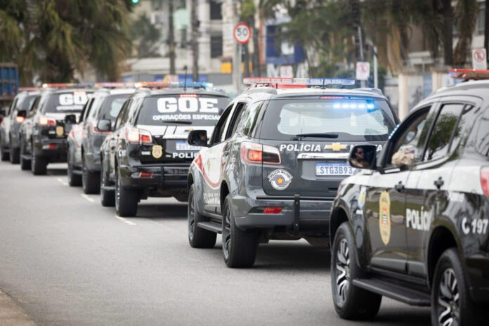 Mais de 170 policiais militares e 38 auditores fiscais da Fazenda estadual atuam na ação