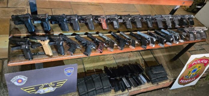 Armas em foco Em todo o estado de São Paulo, 4,1 mil armas de fogo ilegais foram apreendidas entre janeiro e abril deste ano