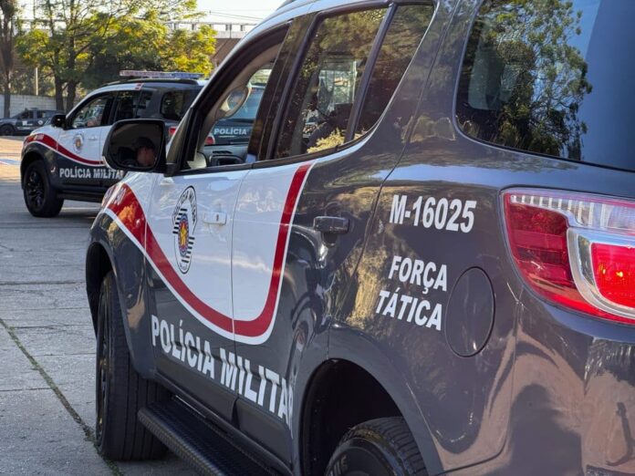 Polícia de SP prende 6 e apreende 16 kg de drogas em ônibus interestaduais na capital Distribuída em 13 pontos de fiscalização, a operação mobilizou mais de 200 policiais militares, 90 viaturas e 16 motocicletas ao longo de dois dias