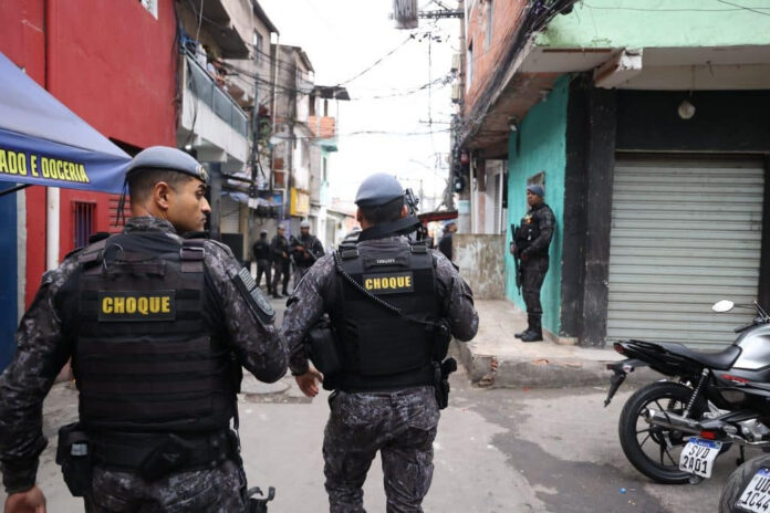 PM de SP Remove Lombadas Irregulares do Tráfico em Paraisópolis