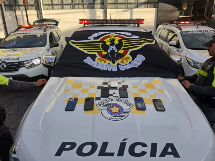 Dupla furtava celulares Marginal Tietê