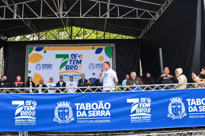 Prefeito Engenheiro Daniel desfile 7 de setembro Taboão da Serra
